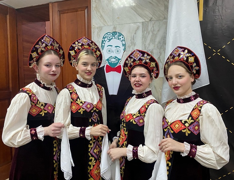 Студенты Новосибирского архитектурно-строительного колледжа приняли участие в фестивале танца