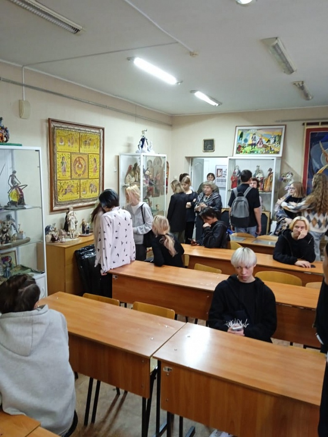 9 ноября обучающиеся НАСК, группы второго курса специальность «Архитектура», посетили кафедру Новосибирского педагогического университета «Институт искусств»