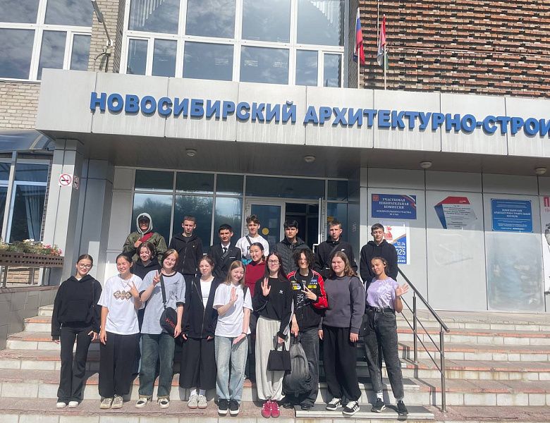 Память объединяет: Студенты «НАСК» на Монументе Славы