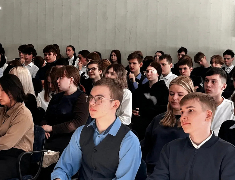 Будущее строится сегодня: преподаватель Штумпф Мария Георгиевна вместе с Амбассадорами Профессионалитета в Гимназии №7!