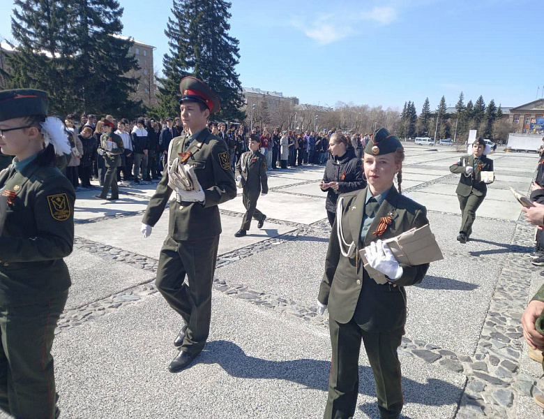 На мемориальном комплексе «Монумент Славы» стартовала Городская акция "Георгиевская ленточка"