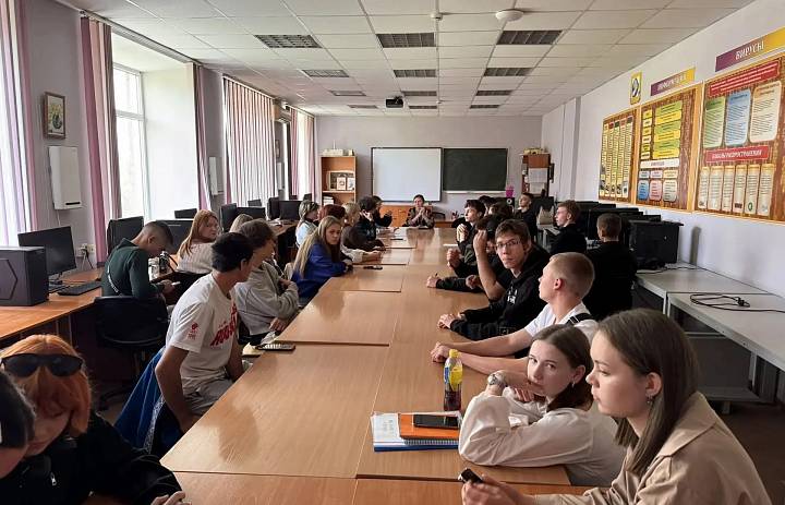 Студенческий совет Новосибирского архитектурно-строительного колледжа готовится ко Дню открытых дверей.