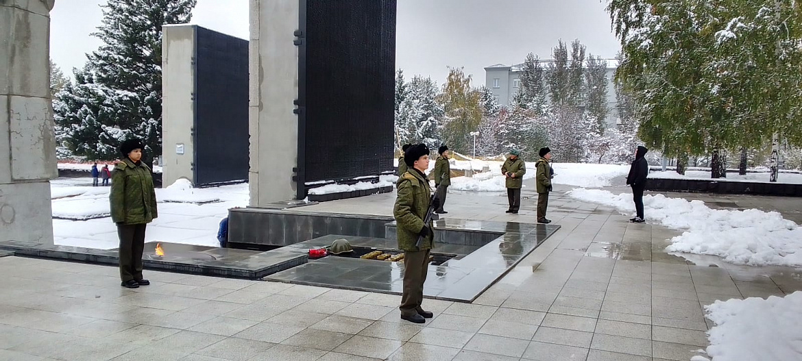 Вахта Памяти у Монумента Славы.