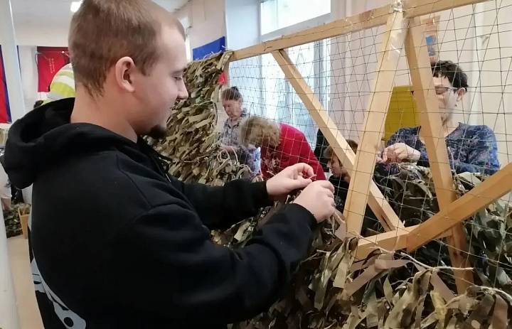 Не только строить, но и помогать: студенты НАСК провели день в фонде «Своих не бросаем»