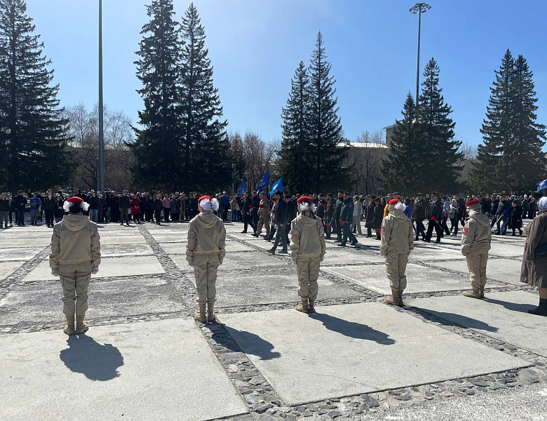Студенты приняли участие в торжественном старте автопробега, посвященного Международной исторической акции «Диктант Победы» 2025!