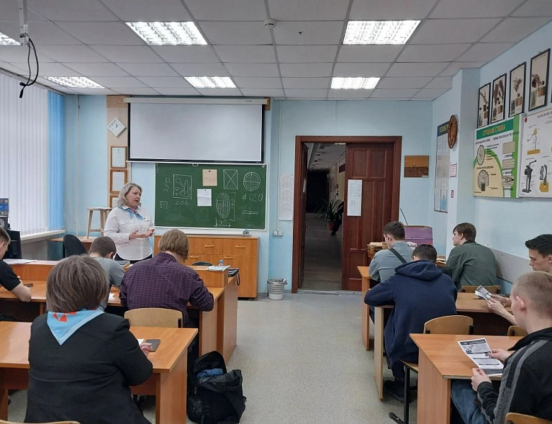 Встреча студентов выпускных групп 28 и 25-2 со специалистами Отдела занятости населения Ленинского района