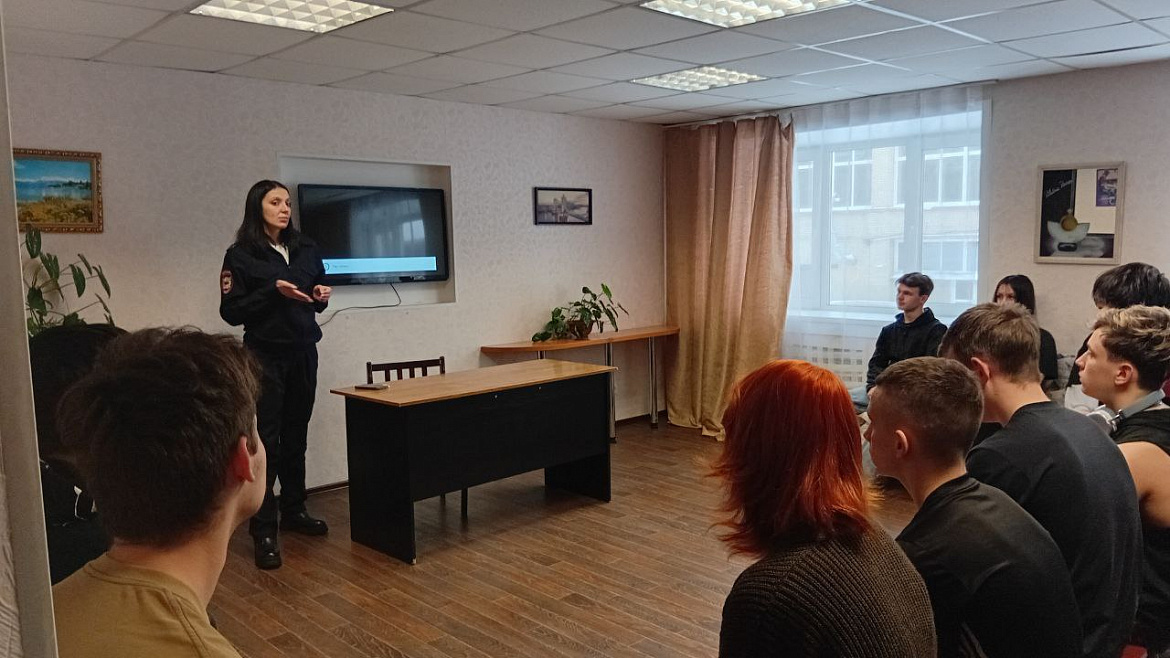 Правовой ликбез в общежитии НАСК: инспектор ПДН рассказала студентам о безопасности — в жизни и в сети