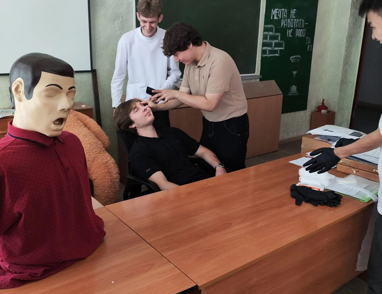 Знания, которые могут спасти жизнь: студенты обновили навыки первой помощи