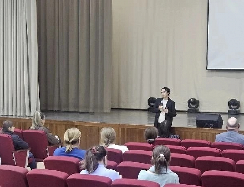 Новосибирский архитектурно-строительный колледж провёл серию профориентационных встреч для школьников и их родителей.