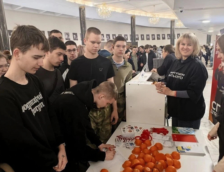 Курс на карьеру: студенты Новосибирского архитектурно-строительного колледжа на Всероссийской ярмарке трудоустройства!