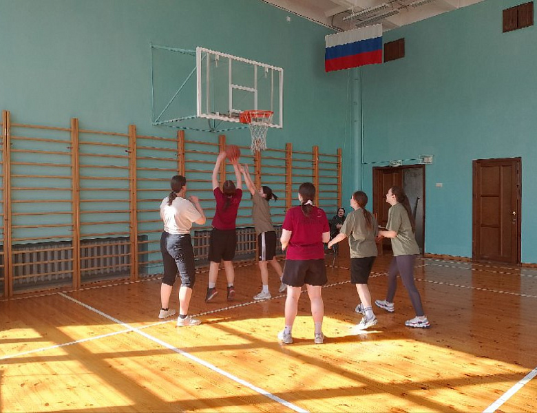 Захватывающие соревнования по баскетболу в рамках первенства НАСК среди девушек