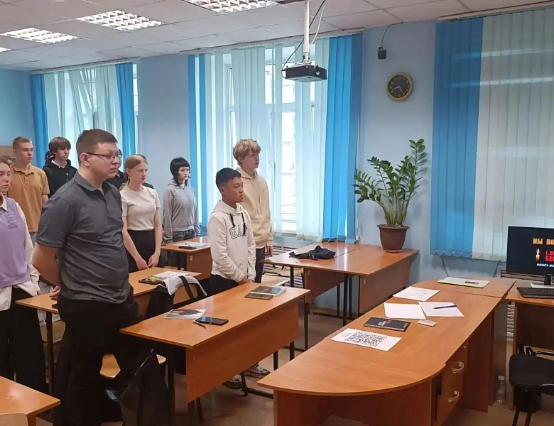 «Память, которая объединяет сердца»: Новосибирский архитектурно-строительный колледж почтил жертв Бесланской трагедии