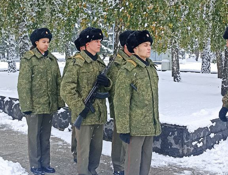 Вахта Памяти у Монумента Славы.