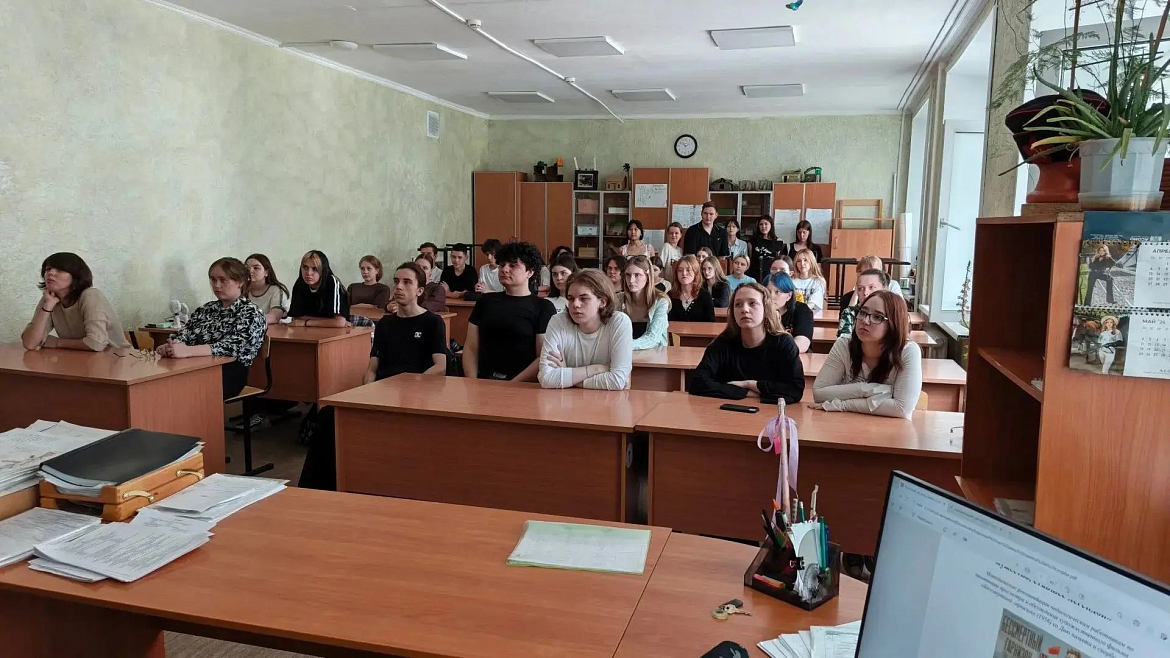 В Новосибирском архитектурно-строительном колледже почтили память героев Великой Отечественной войны