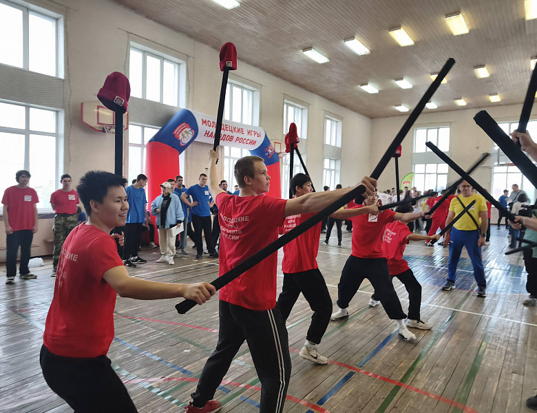 Студенты Новосибирского архитектурно-строительного колледжа блеснули на «Молодецких играх народов России»