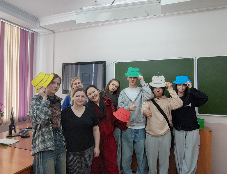 Как увидеть больше, чем кажется: опыт «6 шляп мышления»   