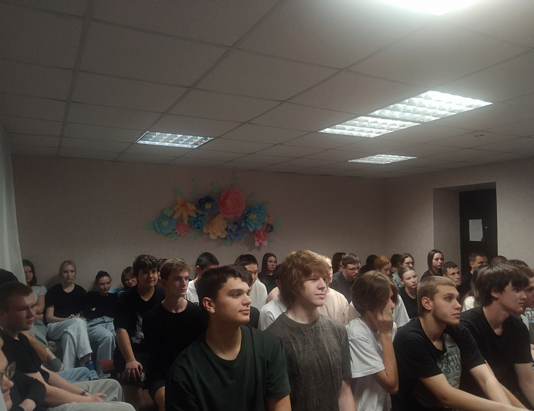 Кинолекторий, приуроченный ко Дню воссоединения России и Донецкой Народной Республики, Луганской Народной Республики, Запорожской и Херсонской областей.